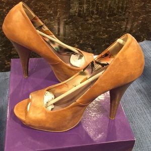 Madden Girl Tan Peep Toe Pumps 8.5